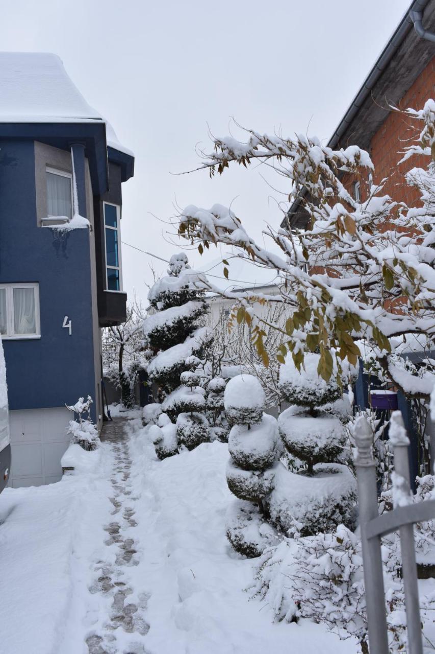 Blue House Apartment Ni Esterno foto